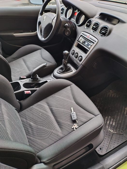 Peugeot 308 1,4 benzina stare nouă