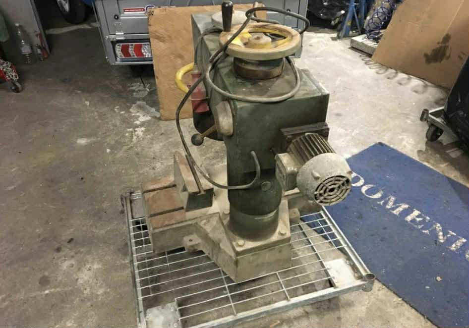 Машина за шлайфане на глави