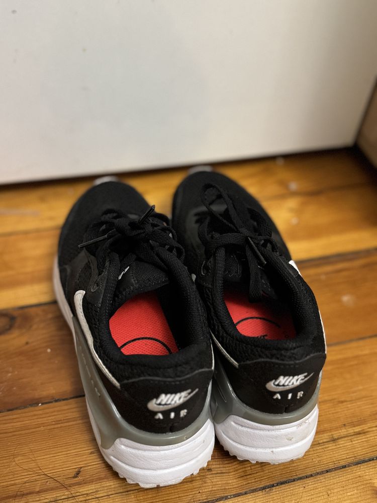 Дамски маратонки Nike Air Max SYSTM 36.5