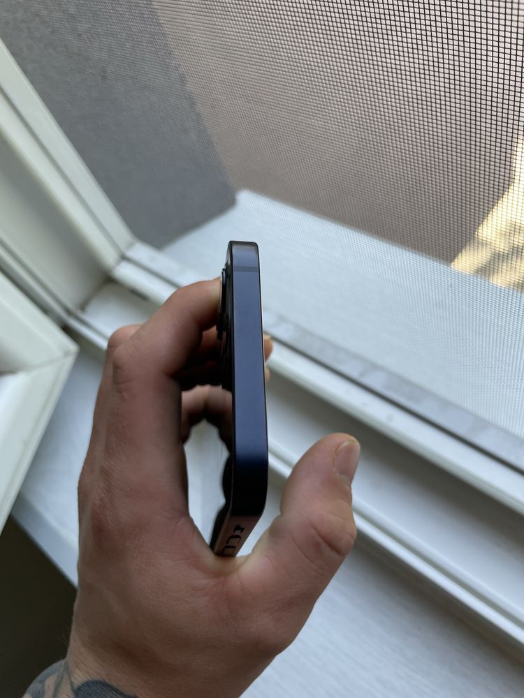 Iphone 12 в Перфектно състояние