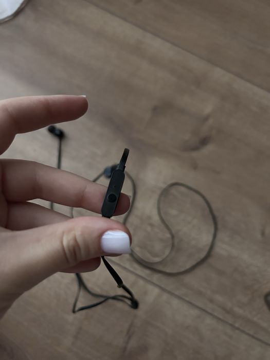 Căști JBL In-Ear cu fir – Sunet clar și bass puternic!
