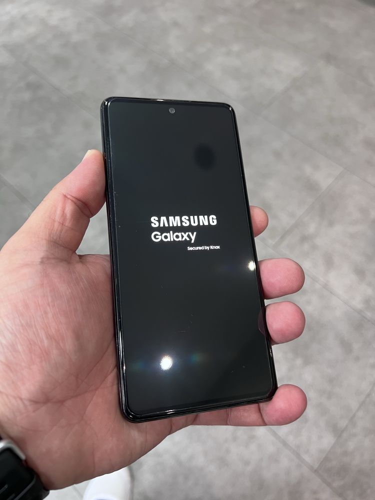 Samsung A72  6/128GB.