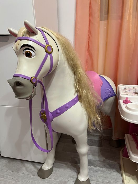 Кон Максимус от Рапунцел