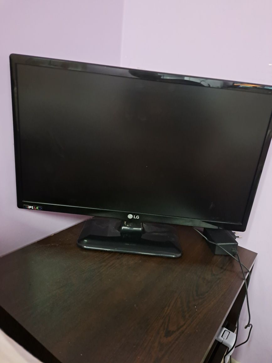 Телевизор LG 22инча