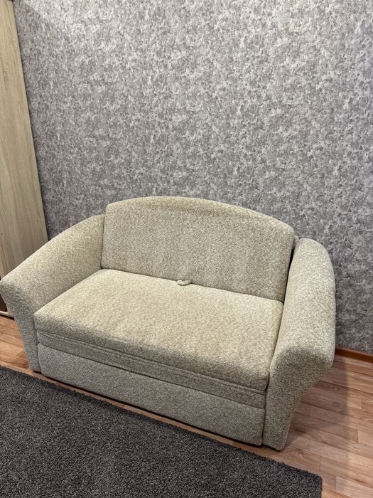 Продам диван в гостиную