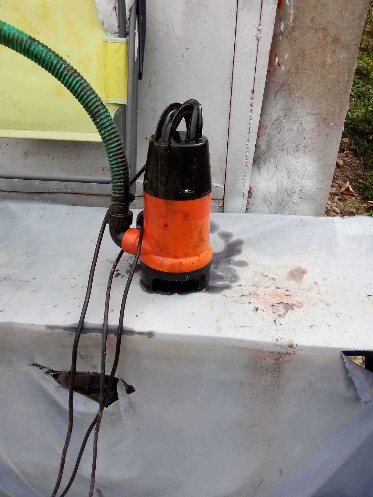 Помпа с поплавък за чиста и мръсна вода Premium 750w