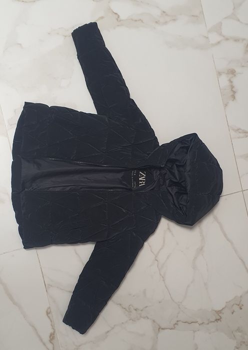 Geaca neagra de copii Zara