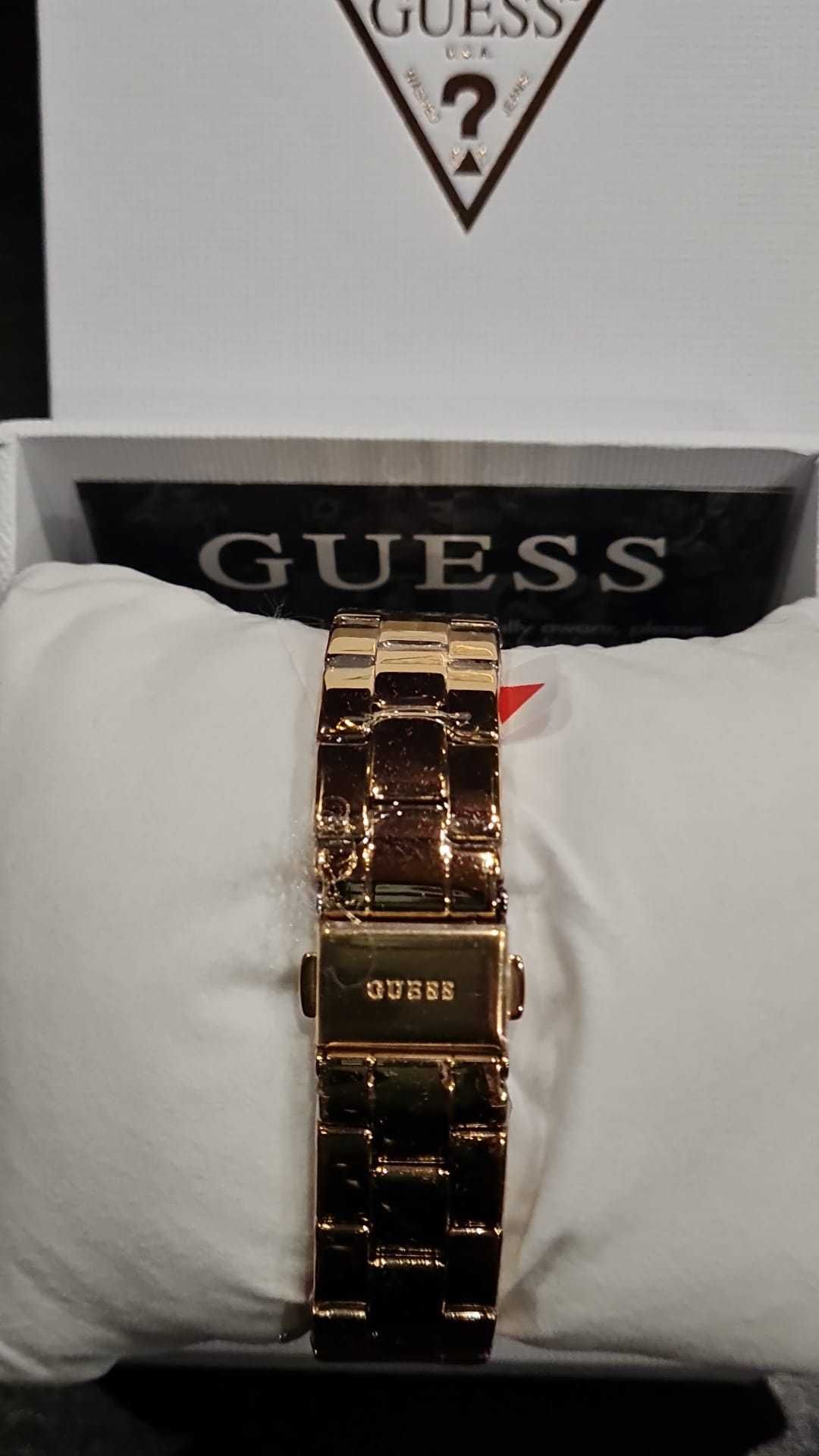 Дамски Часовник "GUESS "