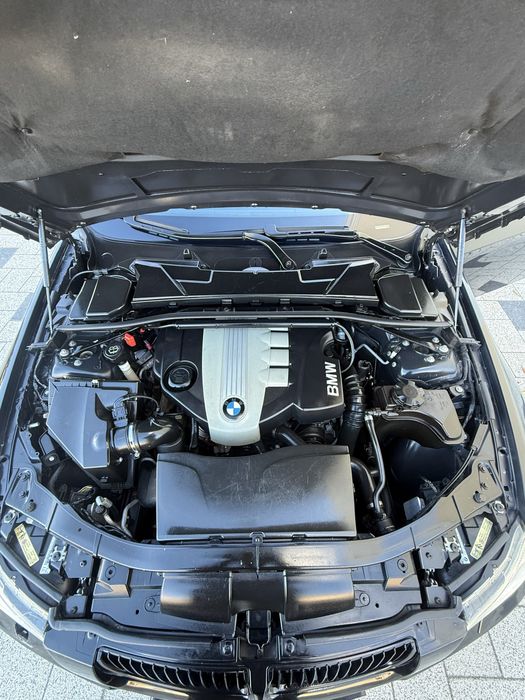 Vând BMW Seria 3 e90 Diesel/Xenon/Piele/Navi/PDC/Jante