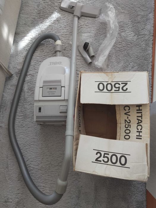Прахосмукачка "Hitachi"  CV-2500