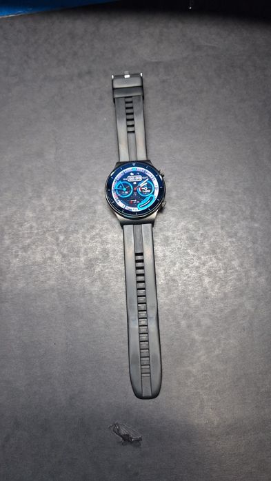 Продава се много запазен часовник huawey gt 2 pro