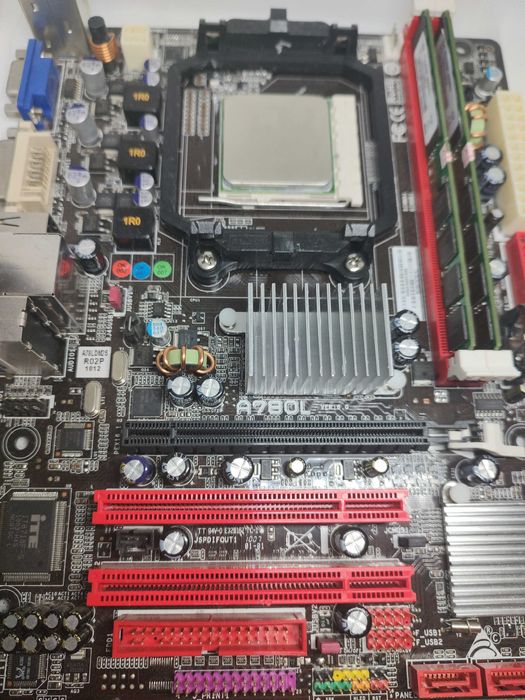 Дъно A780L процесор Phenom 9530e 4GB памет