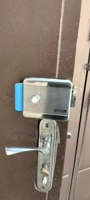 Замок очиш ва установка хизмати 24/7