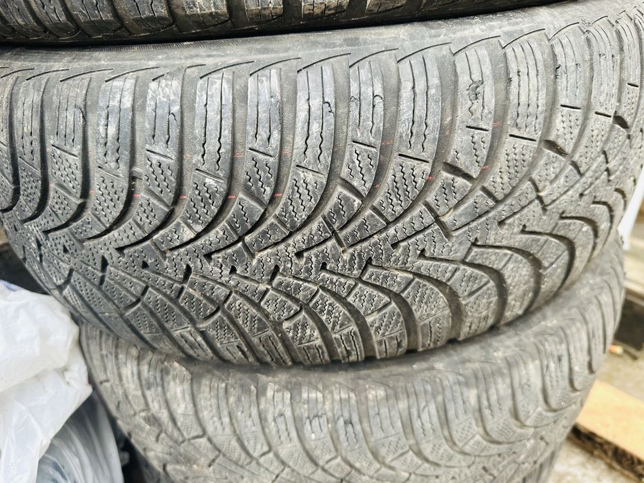 Cauciucuri iarna 205 55 r16 Goodyear