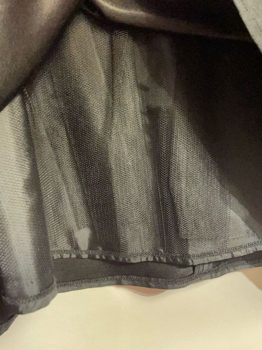 Дамска пола/шифон- сатен /с тюлена подподплата.Черна.