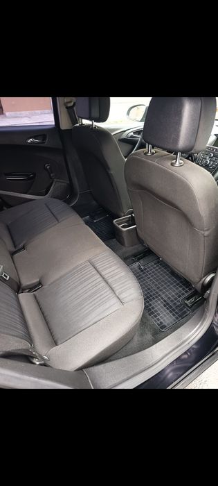 Vând Opel Astra j, 1 7 tdi