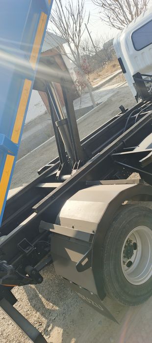 Автобус дан нолдан терилган хама янги запчаст койилган