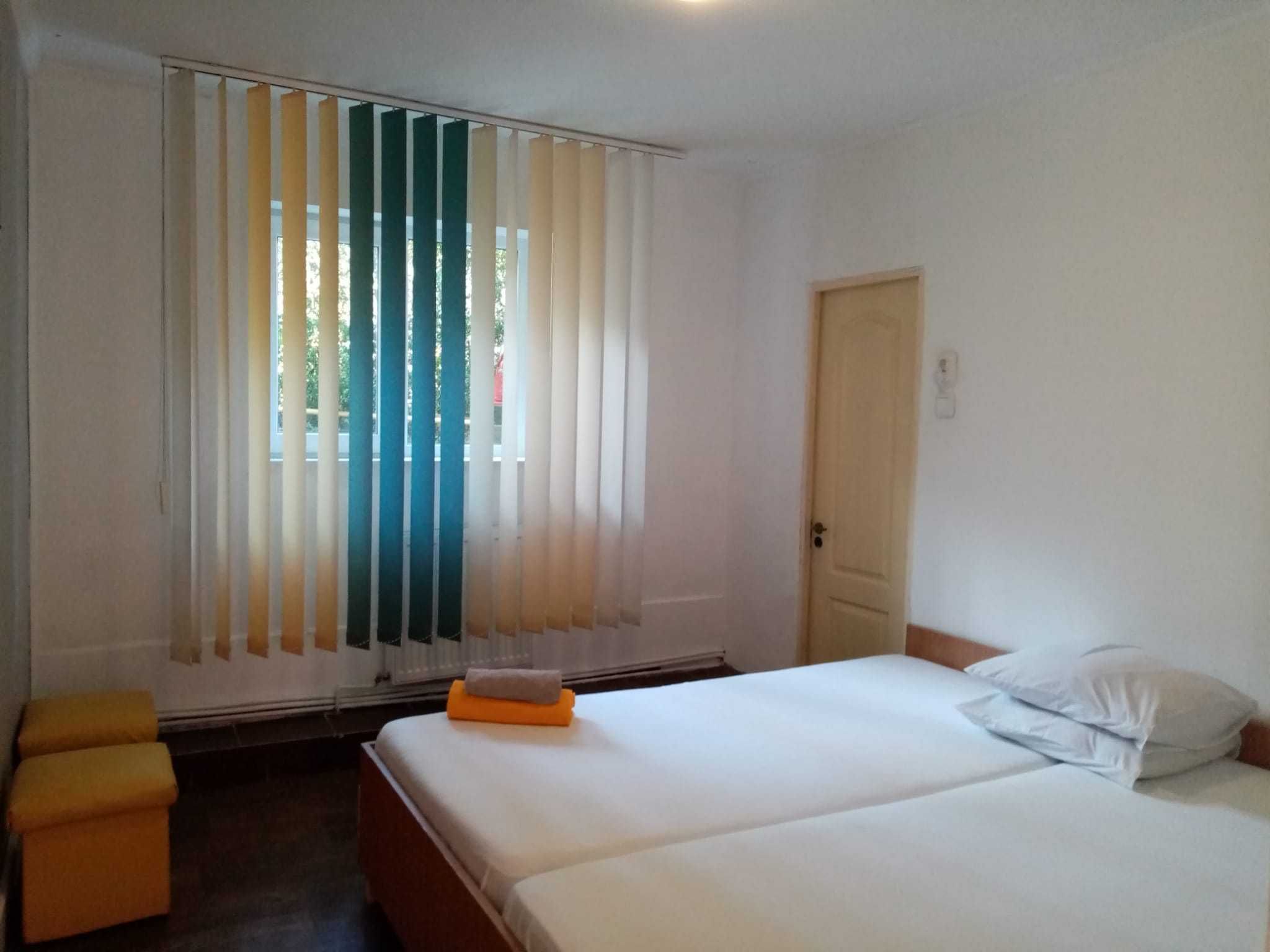 Inchiriez Pensiune Busteni termen lung.