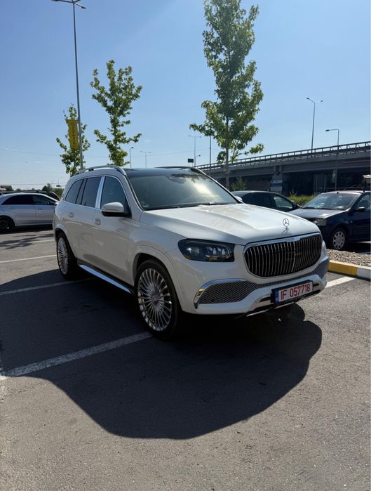 Mercedes - Benz / Maybach GLS 600 / 4 matic / Interior Full Black
