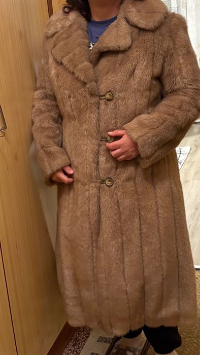 Продавам кожено палто