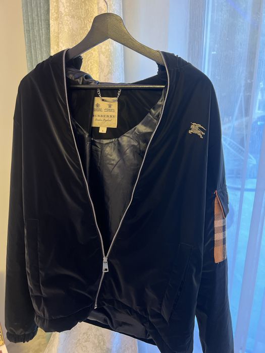 Geaca Burberry,noua cu eticheta