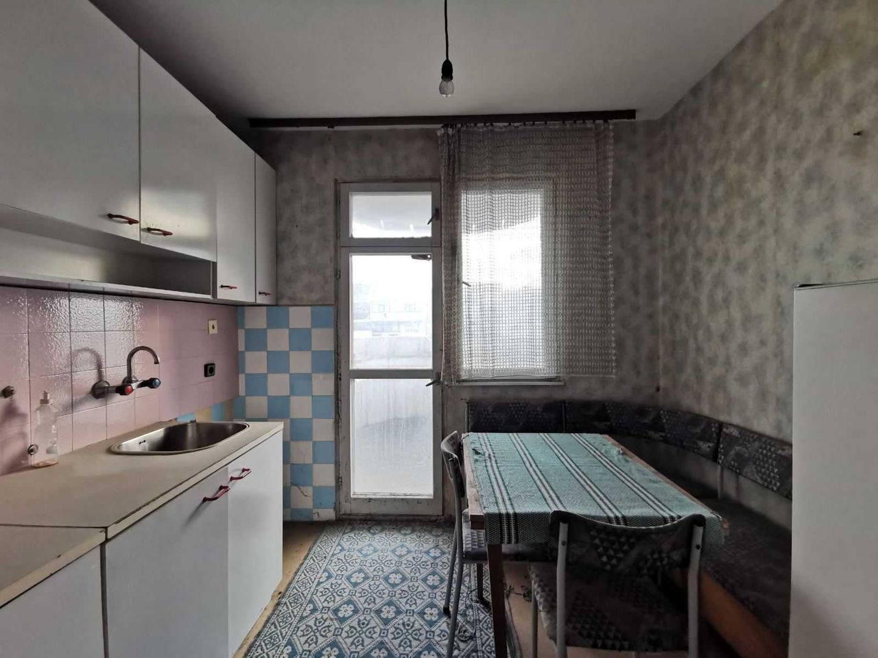 Продава се Двустаен апартамент в Русе, Дружба 3 - 63 кв.м за 1096 €/кв.м - Снимка #4
