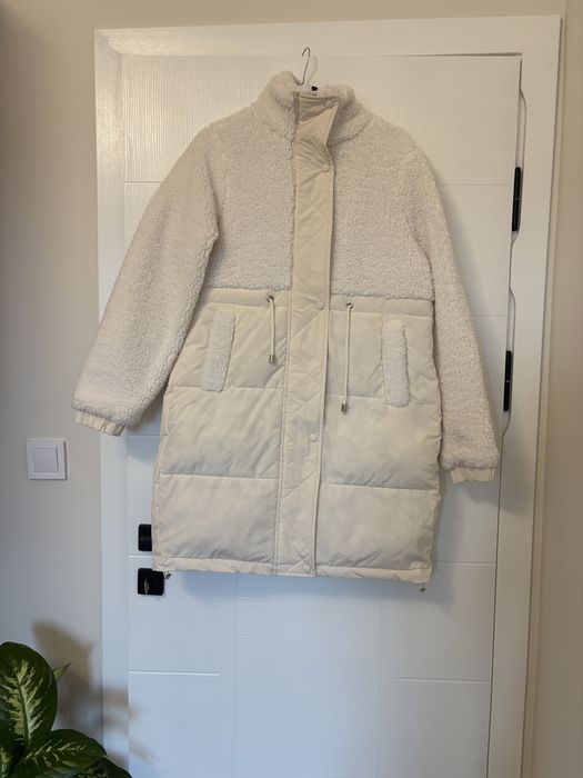 Дамско бяло яке с каракул