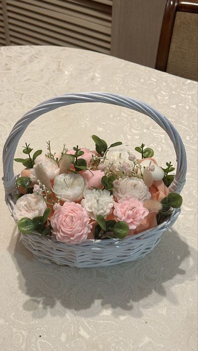 Корзина с цветами (свечи)