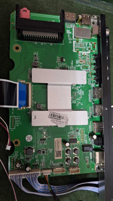 платы от телевизора kivi 32F710KB, 32", был с разбитым экраном