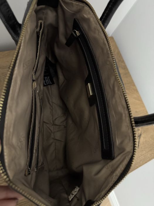 Чанта Guess - кожена