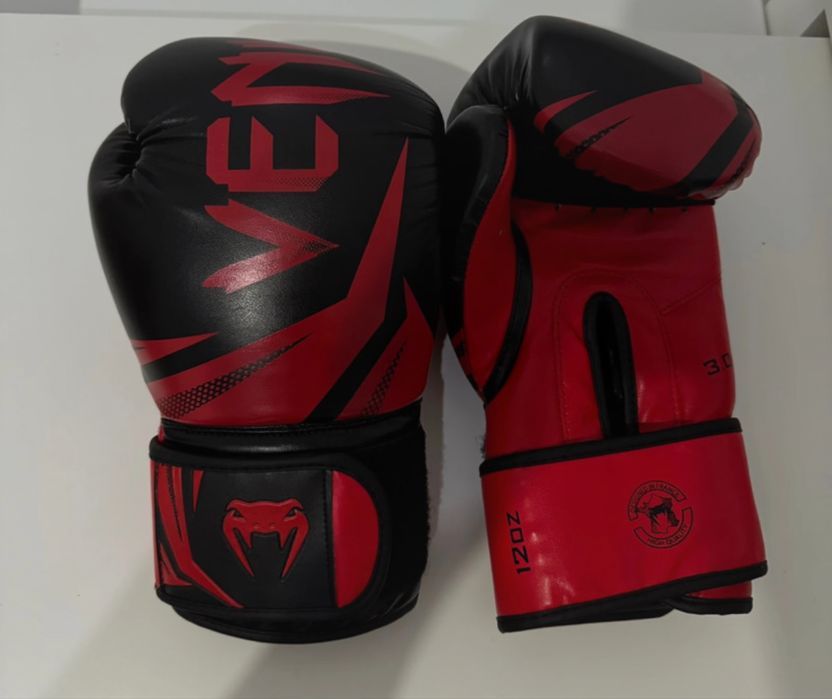 Mănuşi box Venum Challenger 3.0 - 12oz, semi-piele premium, stare bună