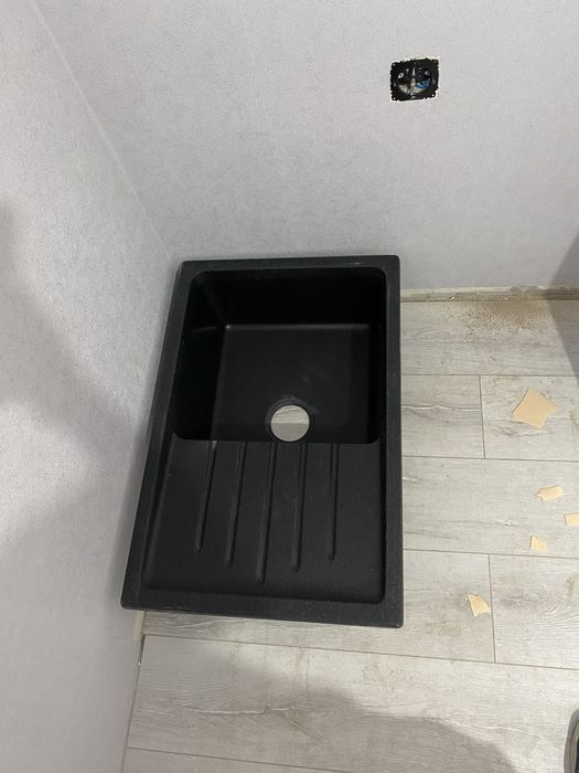 Кухонный мойка новая