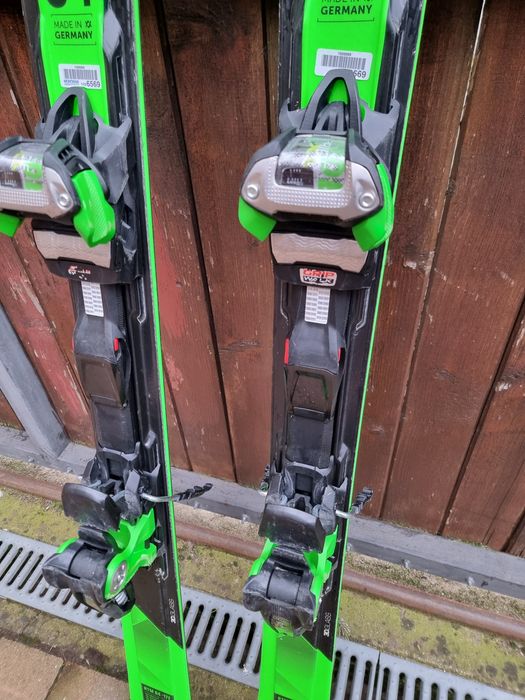 Schii 172 cm Volkl RTM 84 tip rocker