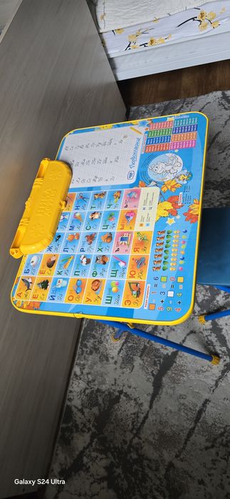 Парта для ребёнка в хорошем состоянии.