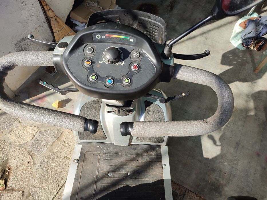 Електрически скутер , количка .