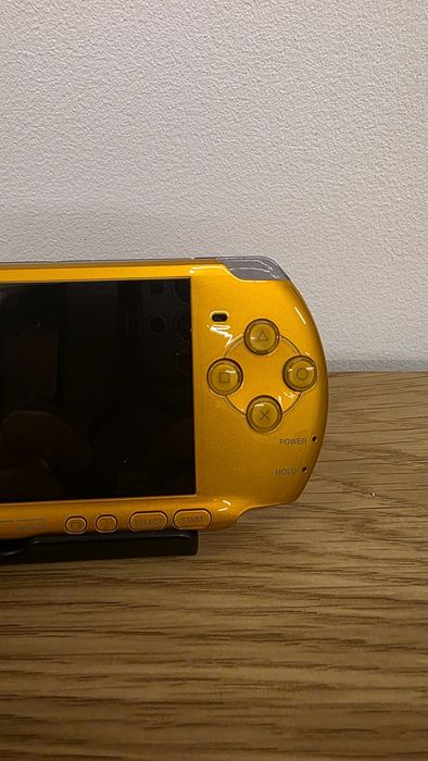 Vand consola Sony PSP 3000, editie speciala, in conditie foarte buna.