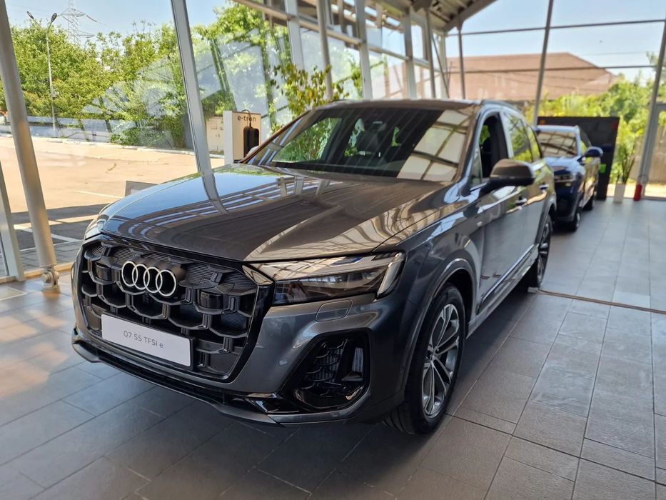Audi Q7 48 luni garantie, livrare din stoc
