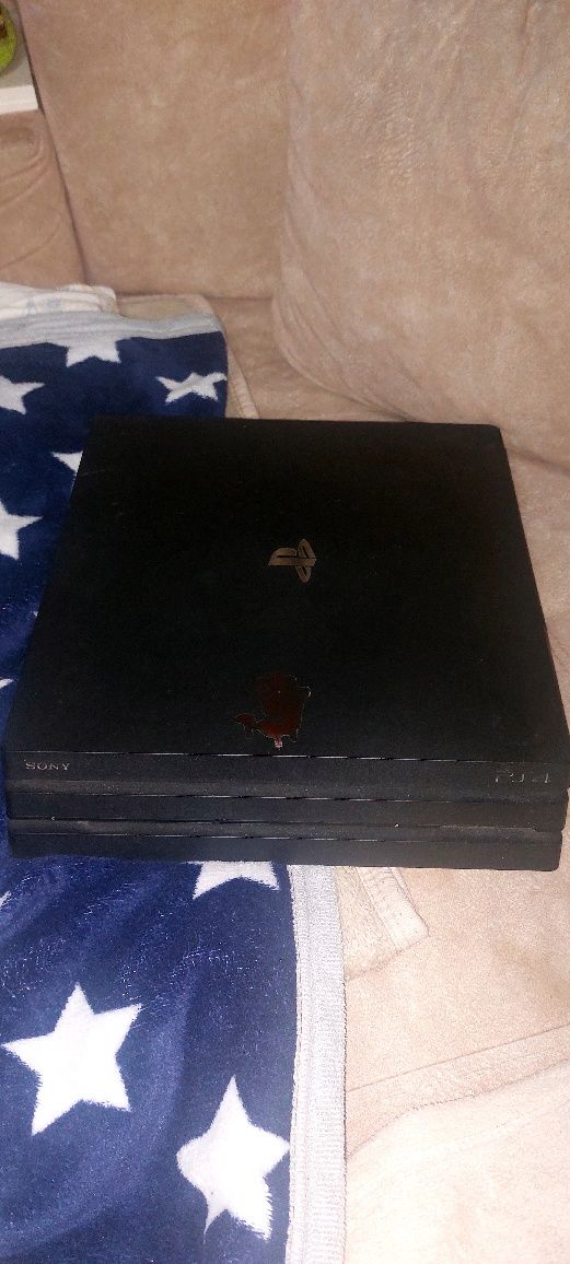 Продаю Ps 4 pro 1tb