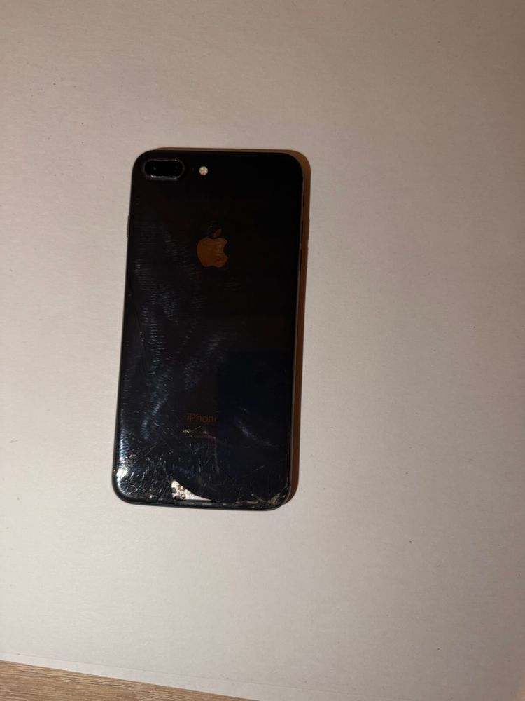IPhone 8plus в хорошем состояний