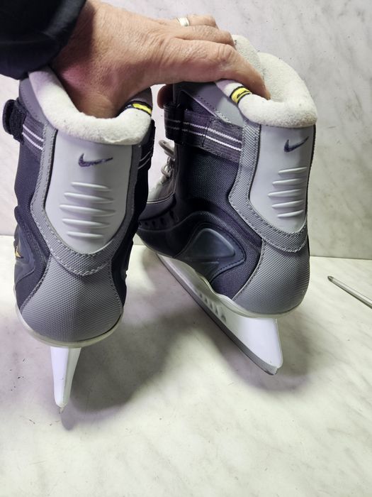 Patine 2069 hochei hockey Nike  marime  43 ( 28  cm)