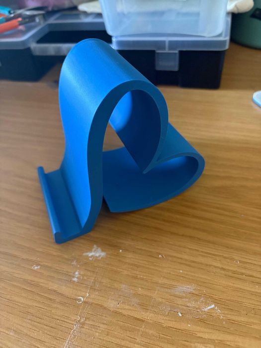 Suport telefon în formă de inimă – printat 3D, personalizabil