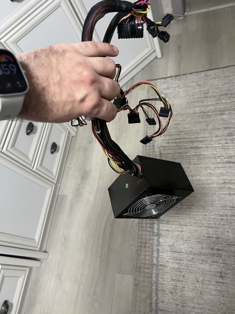 Блок питания 500W Huntkey работает но свистит