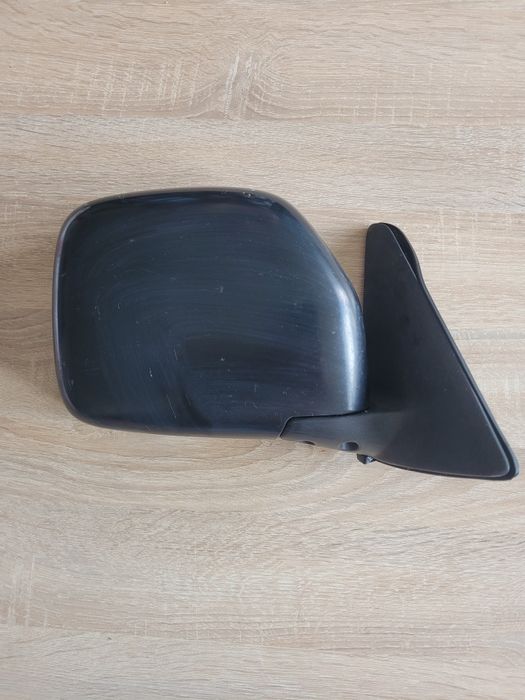 Основа за дясно странично огледало на Тойота Ланд Круизер