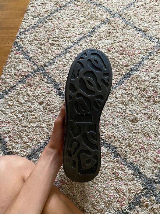 vand adidasi GUESS originali