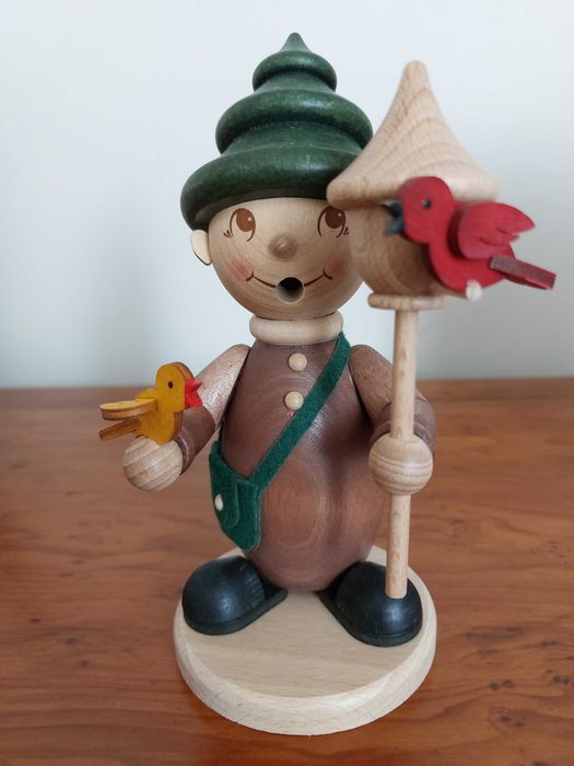 Figurina omulet cu pasari Erzgebirge Rauchermann