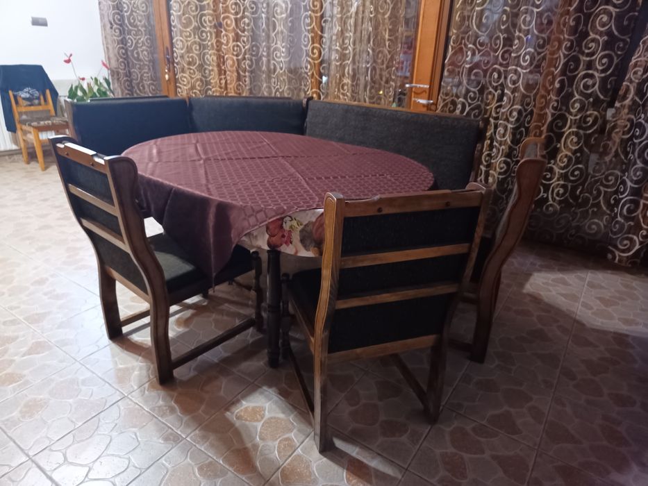 Кухненски мебели (маса столове канапета)