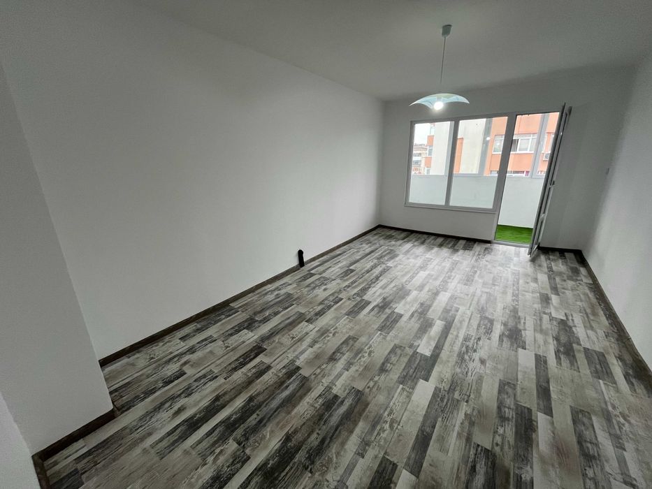 Двустаен апартамент за продажба в кв. „Васил Левски“ 45, гр. Казанлък