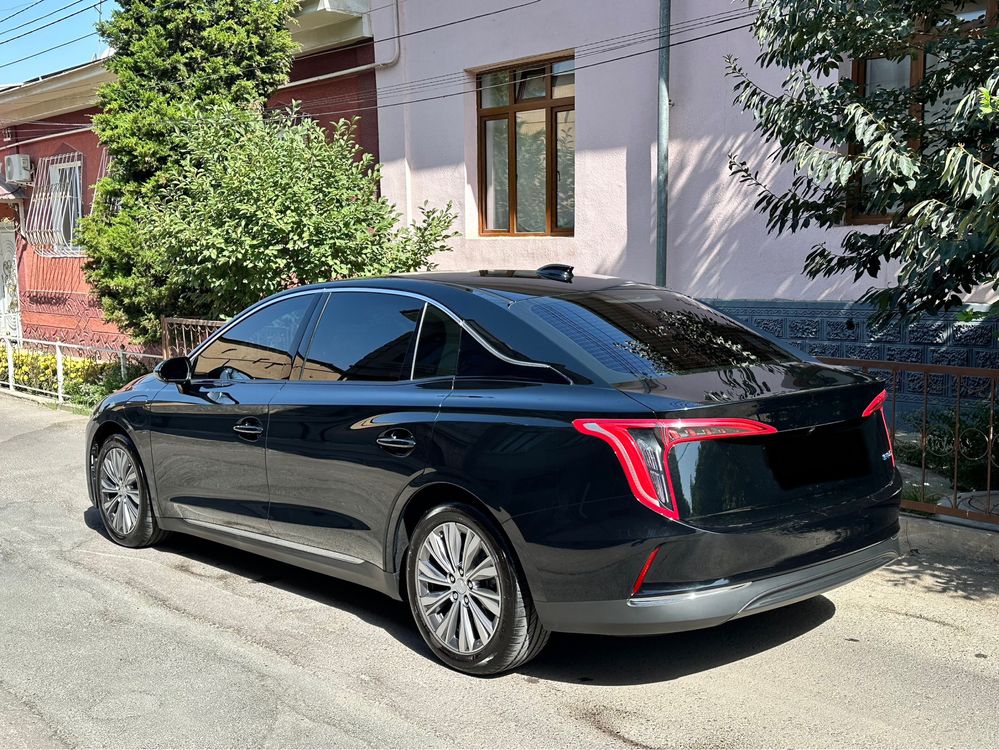 Hongqi eqm5 2024