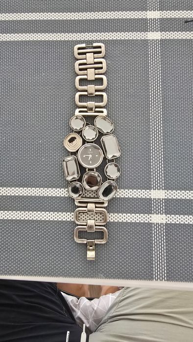 Ceas Dama Guess.