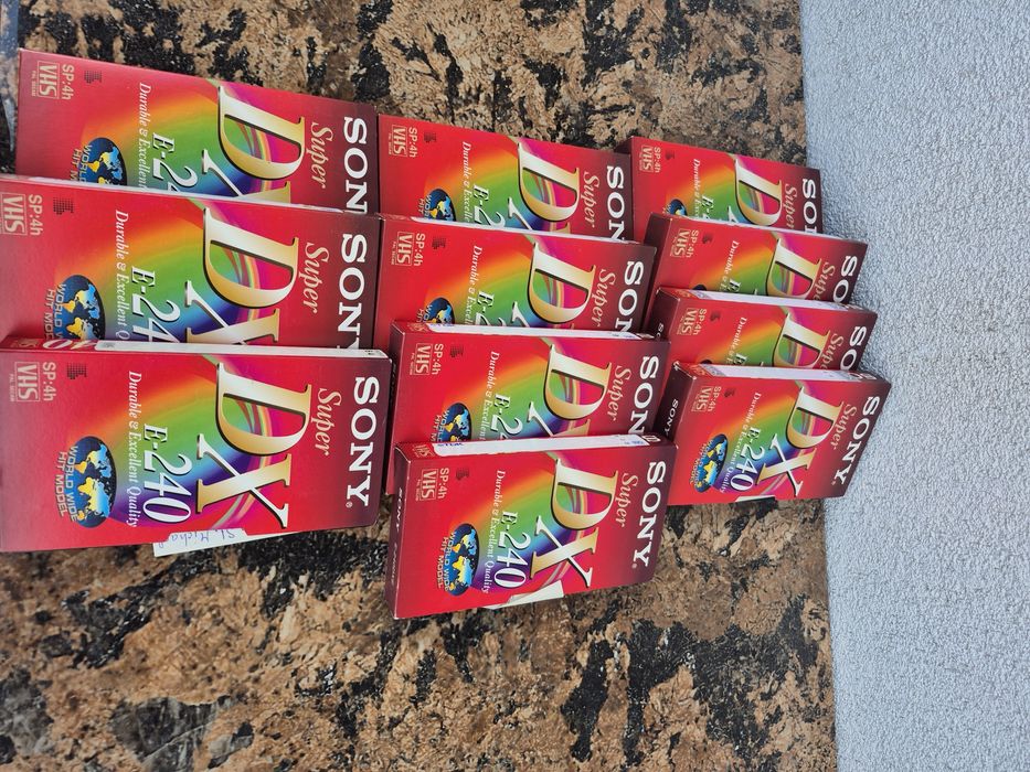 Vând 11 casete video VHS originale Sony de 240 minute cu filme diferit